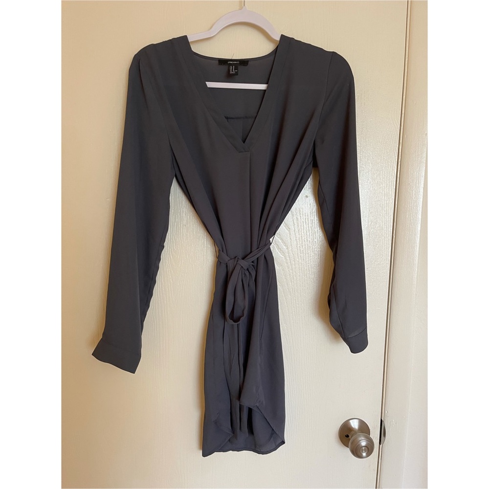 Gray blouse. Forever 21. Size M.